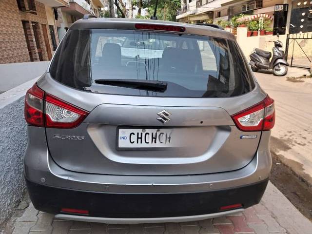 https://images10.gaadi.com/usedgaadi-sellcar/UsedCar/e560a607a/a90a8eed-5676-41b4-a970-1b658e6b34cf.jpg?imwidth=6401