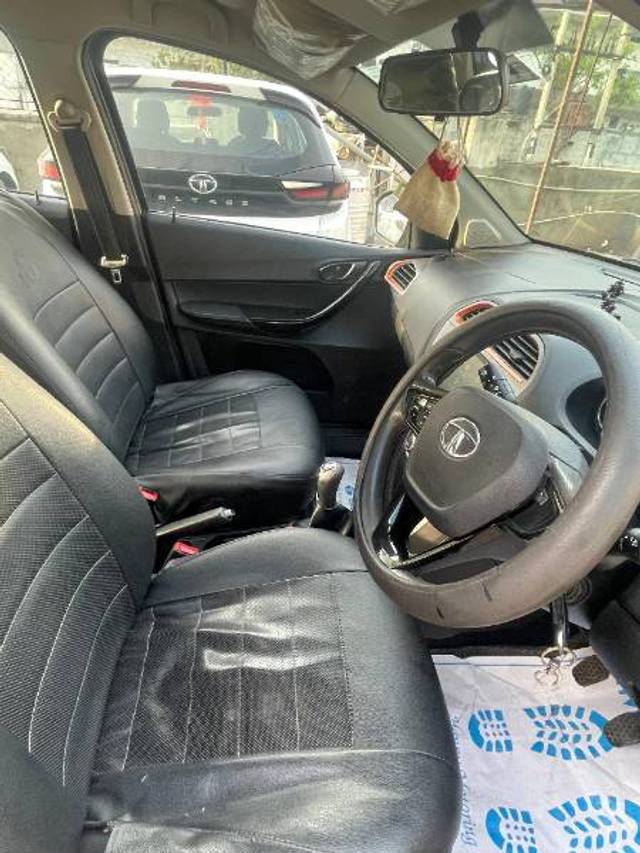https://images10.gaadi.com/usedgaadi-sellcar/UsedCar/e56139a5a/a5f65ab5-a86d-4b2d-8bb6-83e1960276e5.jpg?imwidth=6402