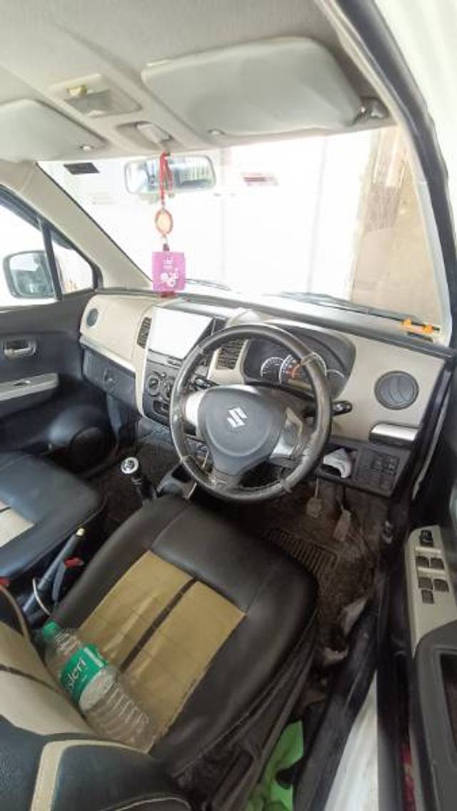https://images10.gaadi.com/usedgaadi-sellcar/UsedCar/e5613de8a/d3dfd4ab-9ec6-41dc-8dd3-eea8fe1ee6c7.jpg?imwidth=6402