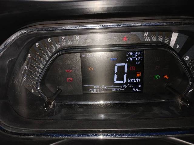 https://images10.gaadi.com/usedgaadi-sellcar/UsedCar/e561a002a/fe28f83c-7502-47ec-bd0b-cef737ca830a.jpg?imwidth=6401