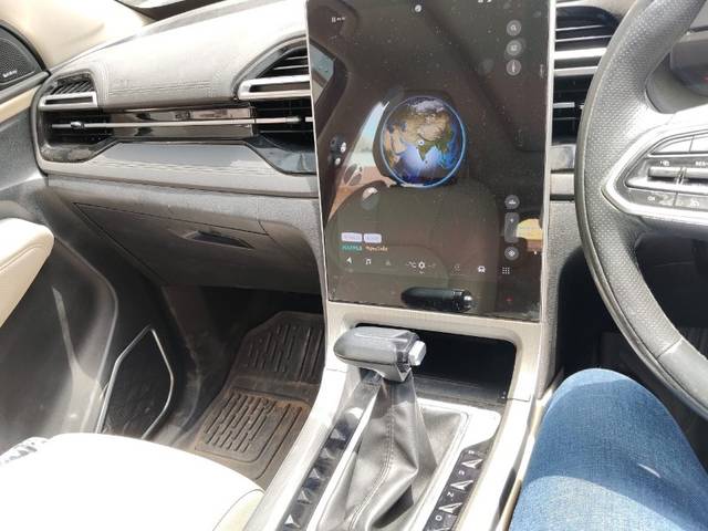 https://images10.gaadi.com/usedgaadi-sellcar/UsedCar/e561ab35a/532efda4-fbaa-4425-9fa7-2e058fb3e49b.jpeg?imwidth=6401