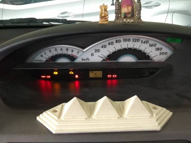 https://images10.gaadi.com/usedgaadi-sellcar/UsedCar/e561cf69a/2da2feec-ce79-4ae4-ba14-0399d1ff0008.jpg?imwidth=6402