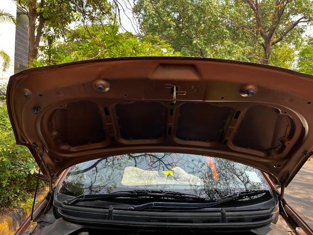 https://images10.gaadi.com/usedgaadi-sellcar/UsedCar/e56229d6a/b80615fc-3761-4d50-b19f-85962ffea9e2.jpeg?imwidth=6401