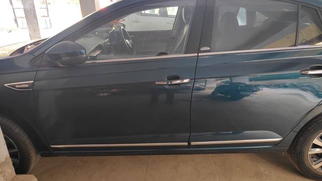 https://images10.gaadi.com/usedgaadi-sellcar/UsedCar/e5624170a/94ef97ea-6c06-4f9b-a267-a0cd2f1edbad.jpeg?imwidth=6401