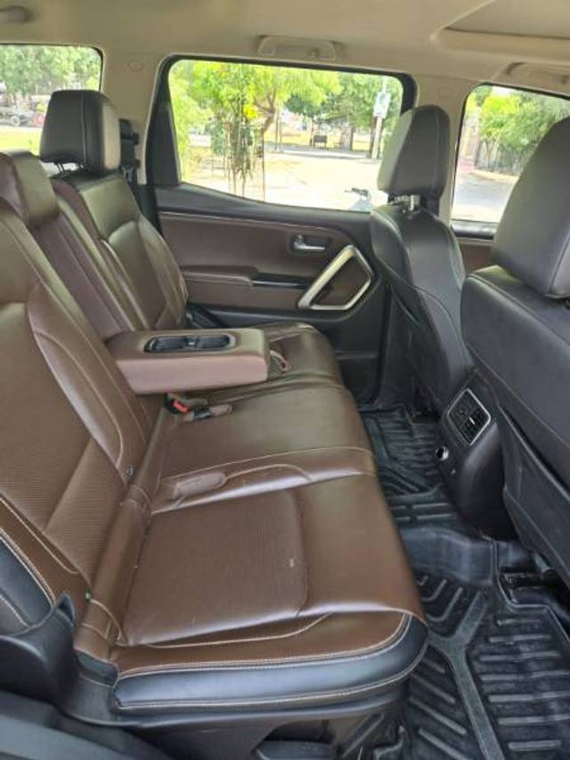 https://images10.gaadi.com/usedgaadi-sellcar/UsedCar/e56247aea/2bb15bcc-f188-41f2-a042-40e9b837566a.jpg?imwidth=6401
