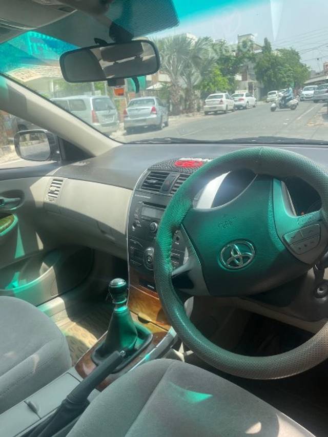 https://images10.gaadi.com/usedgaadi-sellcar/UsedCar/e562480ba/02db4bf1-4c0d-4970-8566-35ef589e82a1.jpeg?imwidth=6402