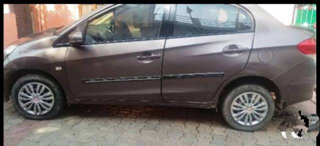 https://images10.gaadi.com/usedgaadi-sellcar/UsedCar/e5625041a/be416873-a4db-47df-9f82-856109a7bccb.jpg?imwidth=6402