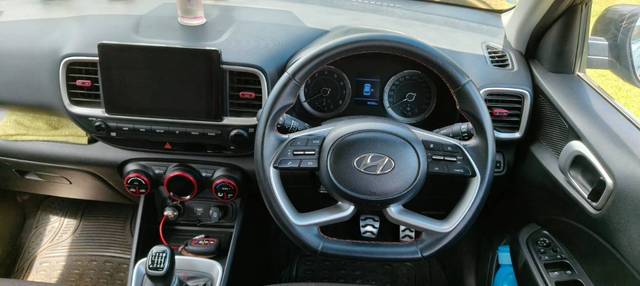https://images10.gaadi.com/usedgaadi-sellcar/UsedCar/e562bfcaa/5ca19051-7c4f-43bb-9dc8-9b4614c2189f.jpg?imwidth=6400