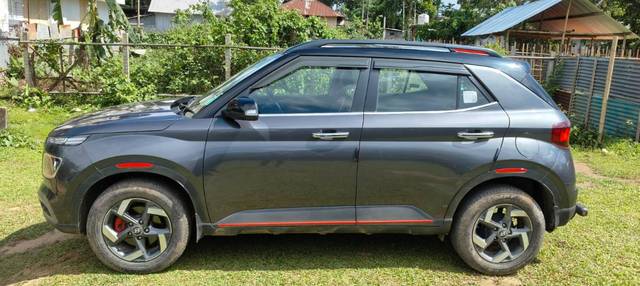 https://images10.gaadi.com/usedgaadi-sellcar/UsedCar/e562bfcaa/b65a4ccb-5c60-46df-9576-d27855701989.jpg?imwidth=6402