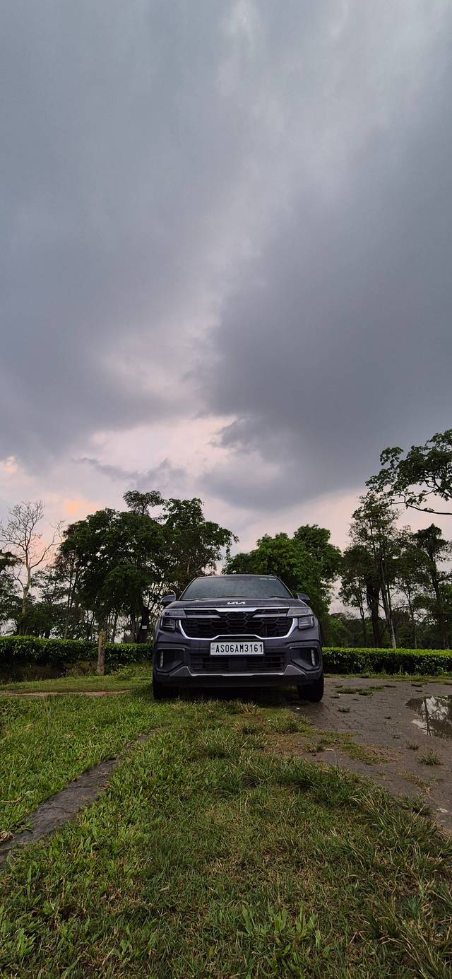 https://images10.gaadi.com/usedgaadi-sellcar/UsedCar/e5631bdda/11b02cd8-c746-4a1b-804d-0ac9625c1f86.jpg?imwidth=6400