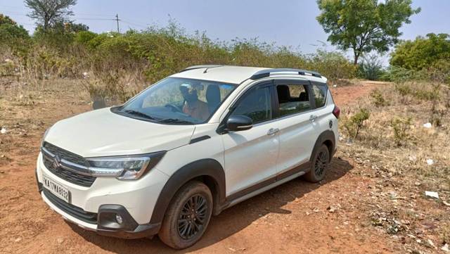 https://images10.gaadi.com/usedgaadi-sellcar/UsedCar/e5637918a/12112f45-78d3-4261-8e76-89e4f4f7608b.jpg?imwidth=6400