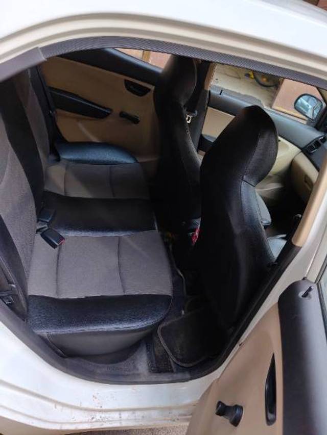 https://images10.gaadi.com/usedgaadi-sellcar/UsedCar/e5637b2ca/33732cfc-373d-4133-b9b5-0f25f8253b28.jpg?imwidth=6401