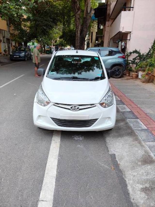 https://images10.gaadi.com/usedgaadi-sellcar/UsedCar/e5637b2ca/e0e817c6-fc80-48ca-ab12-afa4f47d96ac.jpg?imwidth=6400
