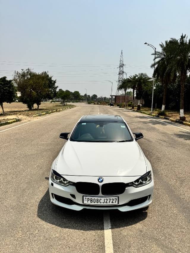 https://images10.gaadi.com/usedgaadi-sellcar/UsedCar/e5642122a/5a3c0dea-8d88-49ed-9fa3-1b859042aebc.jpeg?imwidth=6400