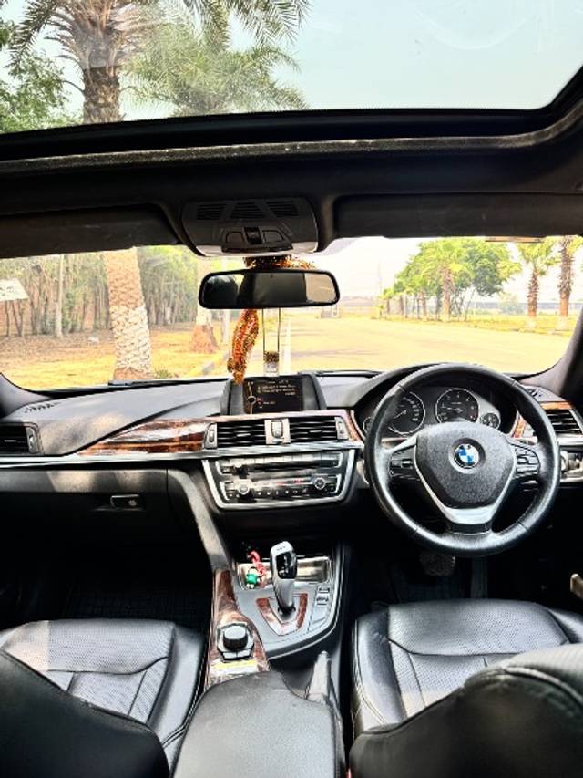 https://images10.gaadi.com/usedgaadi-sellcar/UsedCar/e5642122a/6184bfef-9aab-4491-b72f-1de6337c3f99.jpeg?imwidth=6402