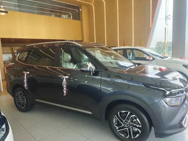 https://images10.gaadi.com/usedgaadi-sellcar/UsedCar/e5643355a/e4b3da4f-62ea-4d25-b08d-867f9ff6b277.jpg?imwidth=6400