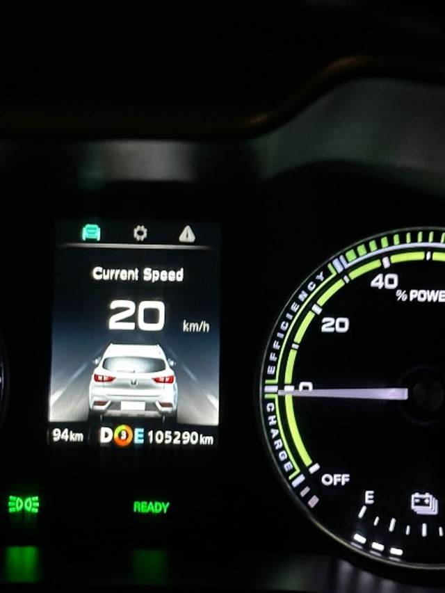 https://images10.gaadi.com/usedgaadi-sellcar/UsedCar/e5643b04a/965cf39d-6efd-40f6-968b-371f91fac8ba.jpeg?imwidth=6401
