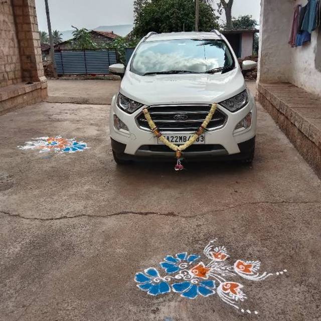 https://images10.gaadi.com/usedgaadi-sellcar/UsedCar/e564914da/d2217a0e-6127-4600-8dd6-ba575dbc804c.jpg?imwidth=6400