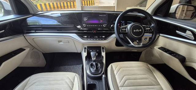 https://images10.gaadi.com/usedgaadi-sellcar/UsedCar/e564b859a/5ac82144-a117-4dd6-a1cf-b63657e281e6.jpeg?imwidth=6402