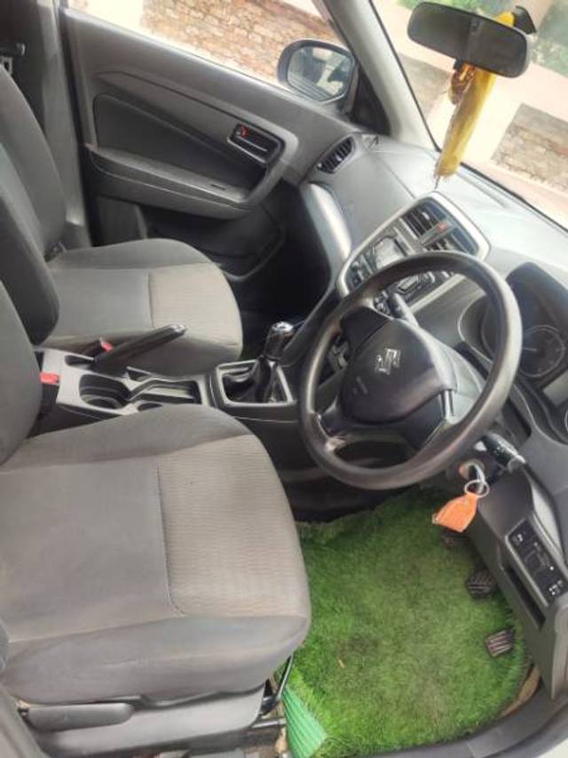 https://images10.gaadi.com/usedgaadi-sellcar/UsedCar/e564ffe2a/a62af916-f94c-4eb3-aa29-13675efca88a.jpg?imwidth=6402
