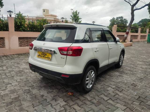 https://images10.gaadi.com/usedgaadi-sellcar/UsedCar/e564ffe2a/e7fe4b02-ad6b-4588-93bd-7bc73ec0a6d8.jpg?imwidth=6401
