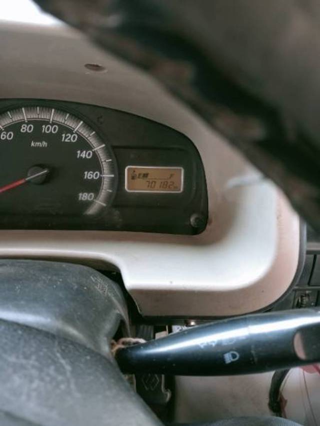https://images10.gaadi.com/usedgaadi-sellcar/UsedCar/e565884fa/afbfe882-eb46-4d6f-8c89-46cdf9548d07.jpg?imwidth=6401