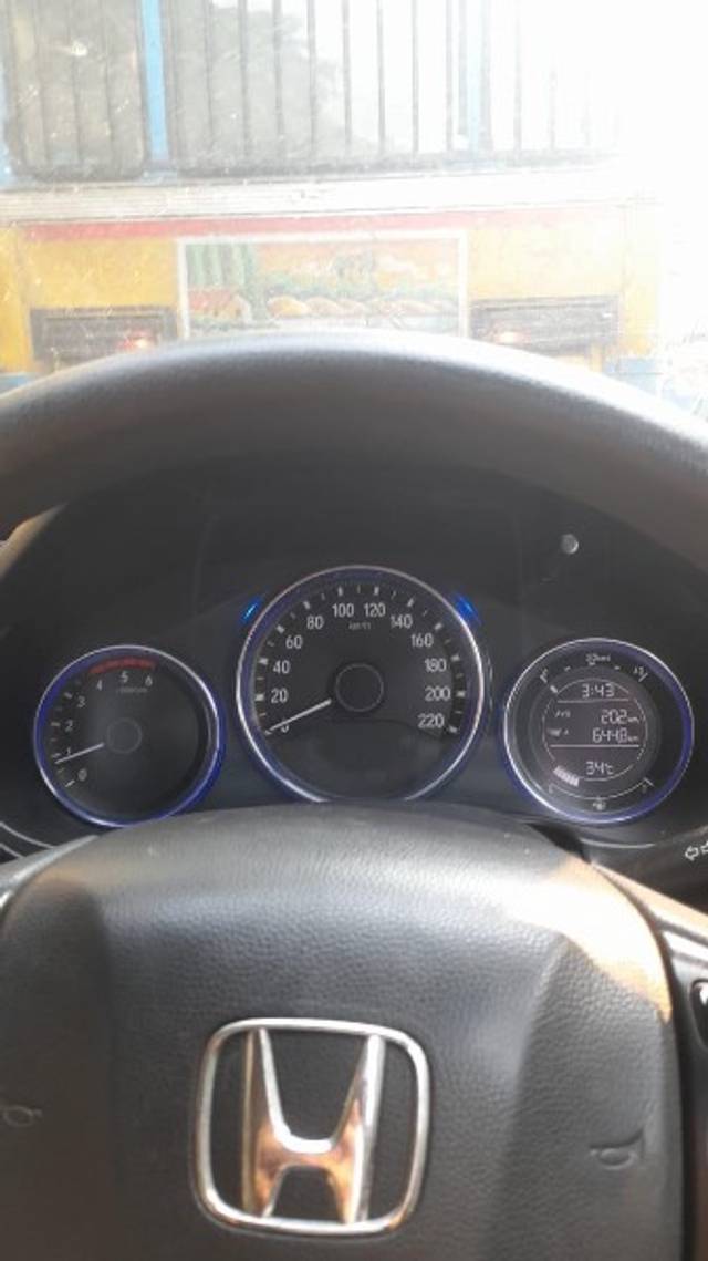 https://images10.gaadi.com/usedgaadi-sellcar/UsedCar/e5659311a/0e7f8592-ba4e-4aae-bd30-f57496f12dfc.jpeg?imwidth=6402