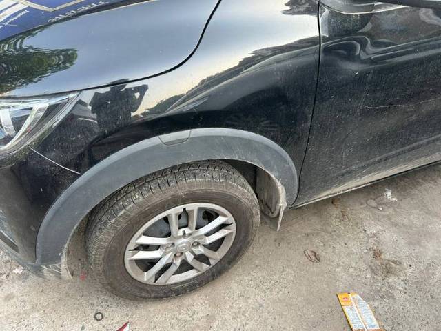 https://images10.gaadi.com/usedgaadi-sellcar/UsedCar/e565dd67a/2f1fff23-a8f9-4fa3-946d-3ceaa9c4ffd8.jpg?imwidth=6402