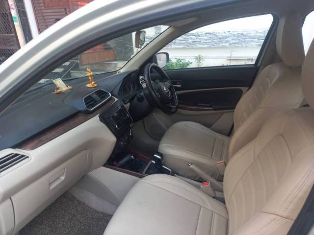 https://images10.gaadi.com/usedgaadi-sellcar/UsedCar/e5662124a/d002446d-ecca-44bf-818f-0d21cbd64077.jpg?imwidth=6400