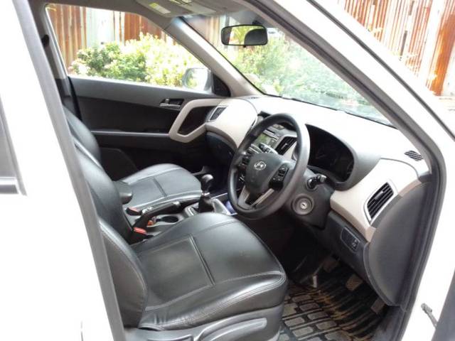 https://images10.gaadi.com/usedgaadi-sellcar/UsedCar/e56625fba/ceea2cb9-8854-413b-af6f-6929d868e938.jpg?imwidth=6402