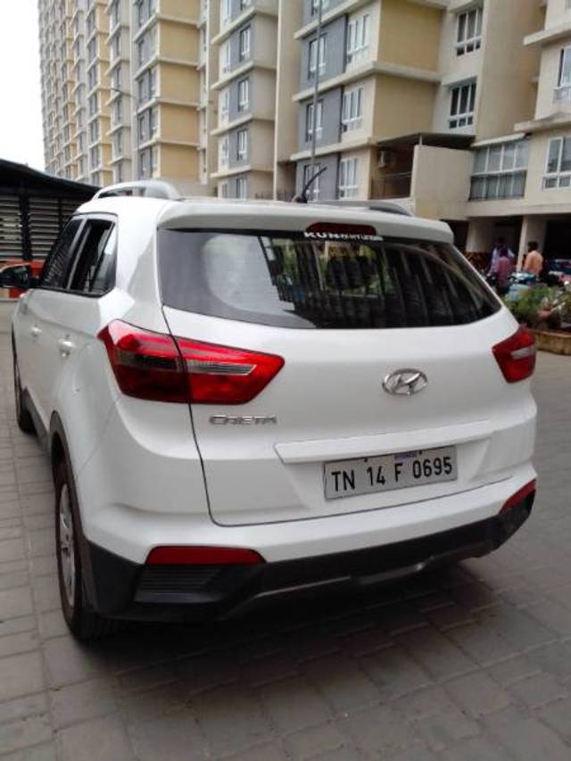 https://images10.gaadi.com/usedgaadi-sellcar/UsedCar/e56625fba/e4eebc16-8e3d-4000-96e3-5136bd70c4c6.jpg?imwidth=6401