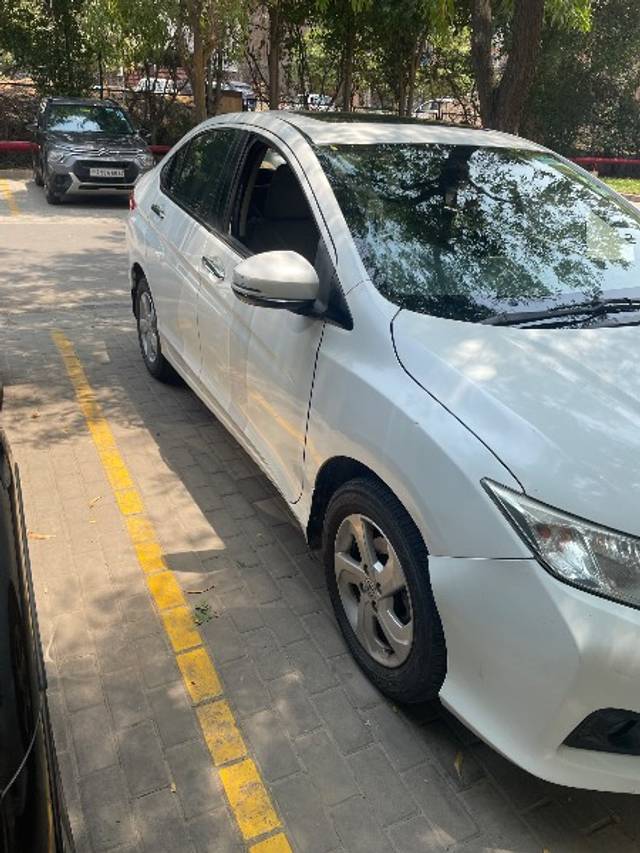 https://images10.gaadi.com/usedgaadi-sellcar/UsedCar/e5664808a/d6d92414-8e5f-493b-871e-55331c0052f5.jpeg?imwidth=6400