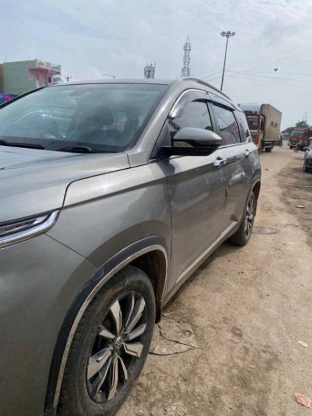 https://images10.gaadi.com/usedgaadi-sellcar/UsedCar/e5668993a/cb1d587a-c151-4fb7-b18c-08d25743f89e.jpg?imwidth=6401