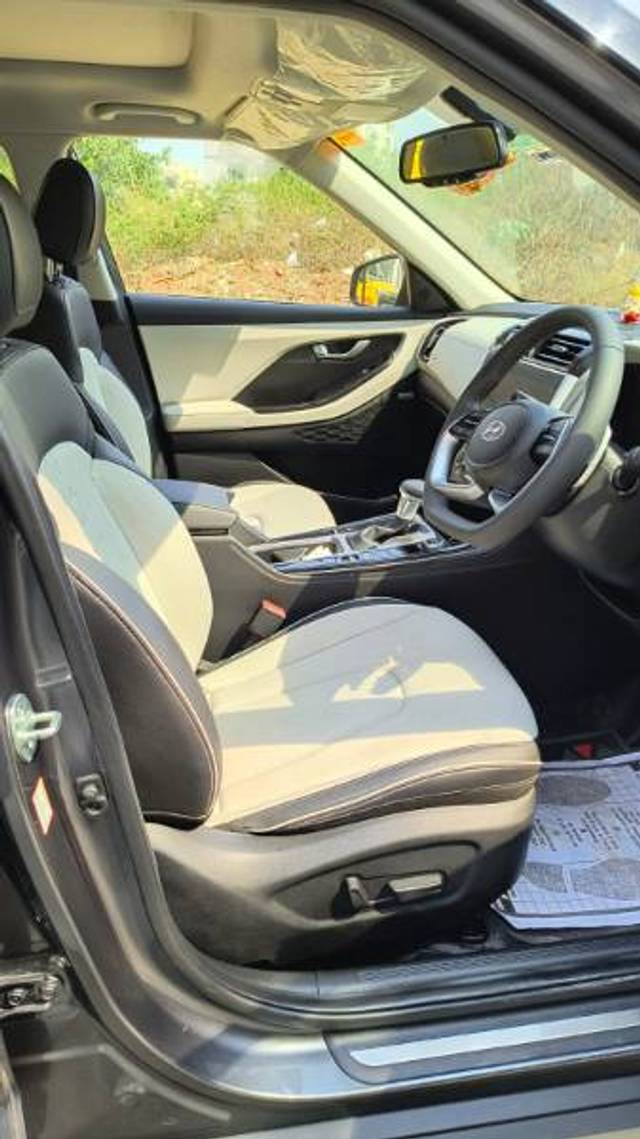 https://images10.gaadi.com/usedgaadi-sellcar/UsedCar/e5669375a/f5aa901f-dd75-458a-a638-b9babb3e3ffb.jpeg?imwidth=6401