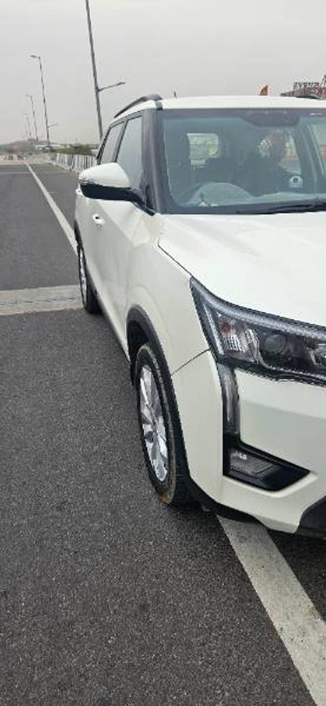 https://images10.gaadi.com/usedgaadi-sellcar/UsedCar/e56696d2a/7343ed18-d137-47aa-90f8-341985b1d111.jpg?imwidth=6401