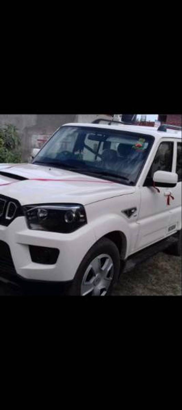 https://images10.gaadi.com/usedgaadi-sellcar/UsedCar/e566ddb0a/2770b023-928f-4a92-94ff-421d5319a71e.jpg?imwidth=6400