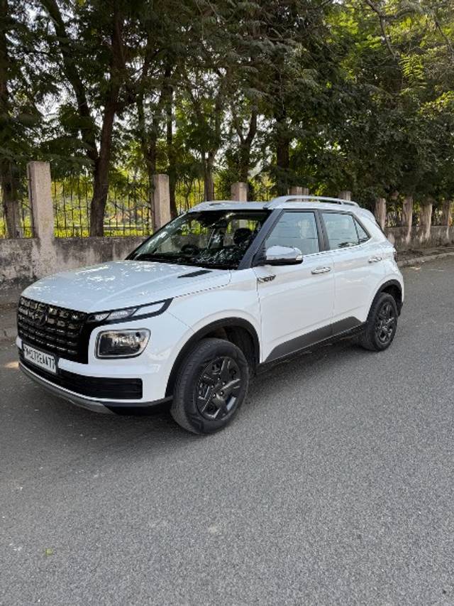 https://images10.gaadi.com/usedgaadi-sellcar/UsedCar/e566e0eba/9417e147-e502-4dd7-a67d-f7ef914f539c.jpeg?imwidth=6400