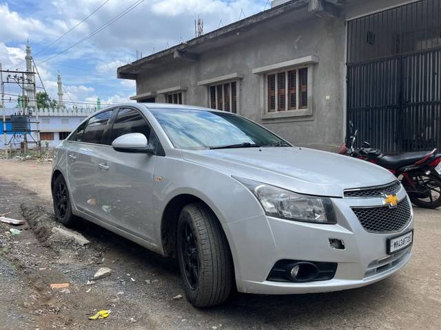 https://images10.gaadi.com/usedgaadi-sellcar/UsedCar/e5670e39a/9910d6df-4d1e-42e7-94d7-74de8b557f6e.jpeg?imwidth=6400