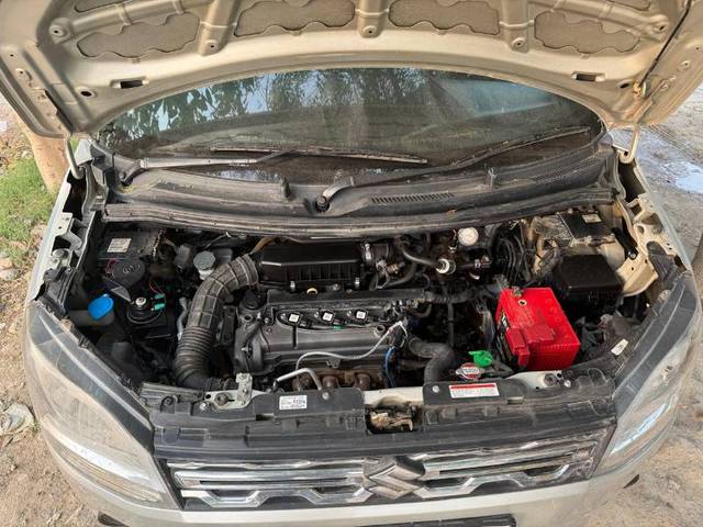 https://images10.gaadi.com/usedgaadi-sellcar/UsedCar/e5671163a/3a653bac-5ed0-4f41-8a0f-17bf6e047ee1.jpg?imwidth=6402
