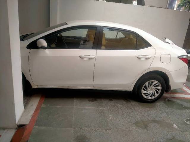 https://images10.gaadi.com/usedgaadi-sellcar/UsedCar/e5671692a/f08f3f6e-4c3c-4a69-b35c-26d2a08d4cd6.jpg?imwidth=6402