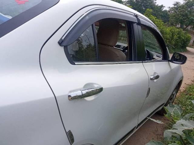 https://images10.gaadi.com/usedgaadi-sellcar/UsedCar/e5674fbda/3bf06db5-d3f5-4d56-a646-1f8ec7b221ea.jpg?imwidth=6401