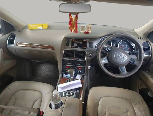 https://images10.gaadi.com/usedgaadi-sellcar/UsedCar/e56787b1a/642d41f0-5ba3-4757-b696-ea45c724332f.jpg?imwidth=6402