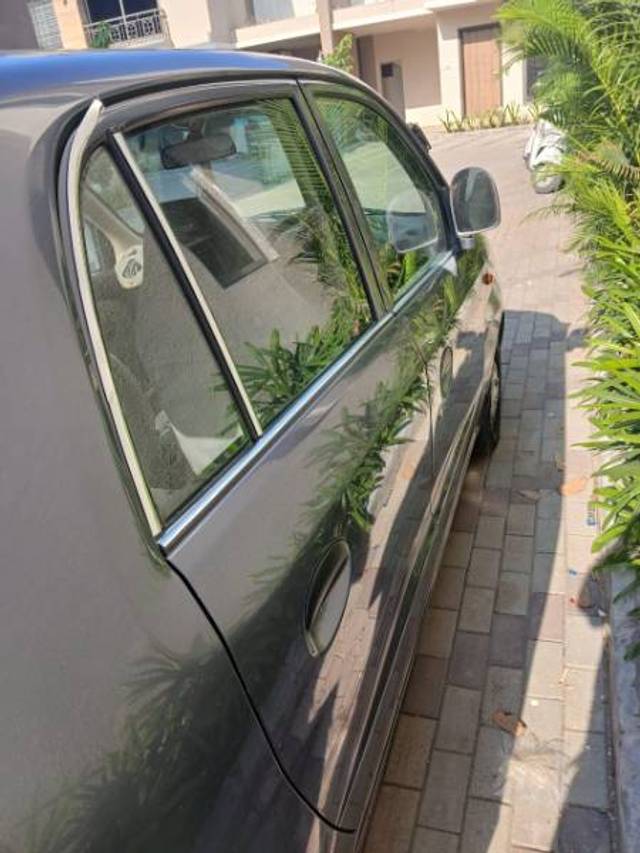 https://images10.gaadi.com/usedgaadi-sellcar/UsedCar/e5685c2ea/e9243d5d-3d5c-4603-9748-6217622dc4b8.jpg?imwidth=6401