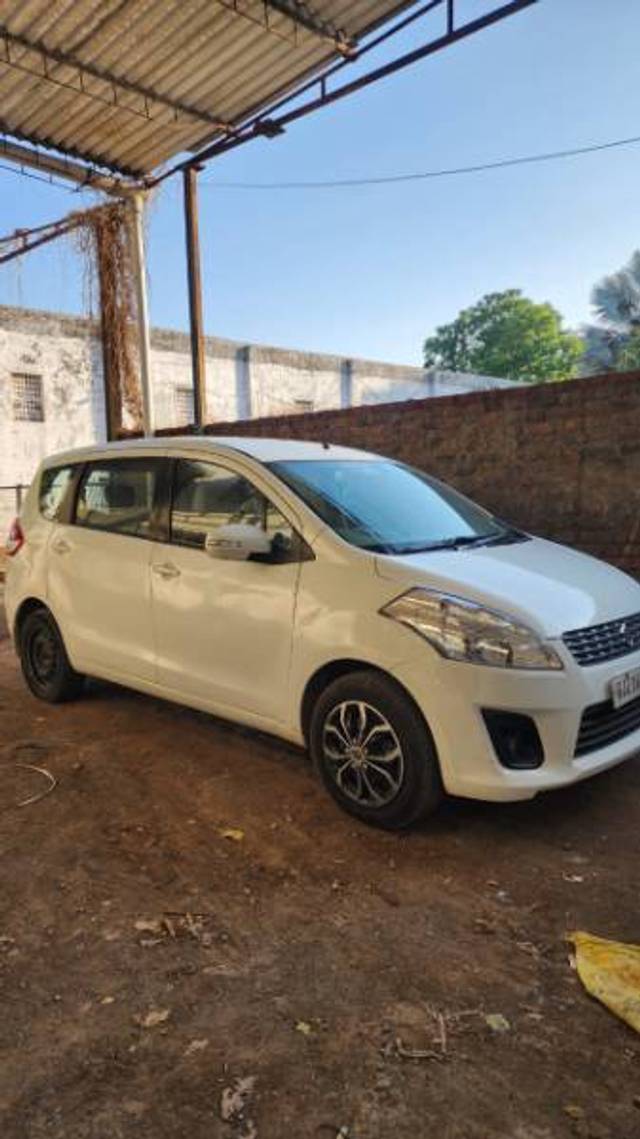 https://images10.gaadi.com/usedgaadi-sellcar/UsedCar/e5686ce1a/5177f3bb-0069-4e2e-a399-4db1be5e8ffc.jpeg?imwidth=6401