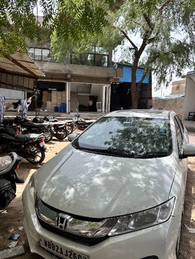 https://images10.gaadi.com/usedgaadi-sellcar/UsedCar/e5687b83a/69b104fb-7ebb-4270-af29-4827e942de6b.jpeg?imwidth=6400