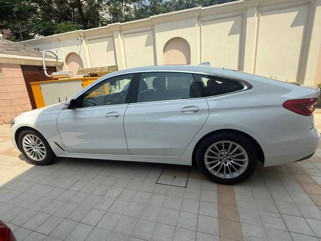 https://images10.gaadi.com/usedgaadi-sellcar/UsedCar/e568b17ea/7e76c2dc-54cc-4ea5-88ee-44f548a0ac1f.jpg?imwidth=6400