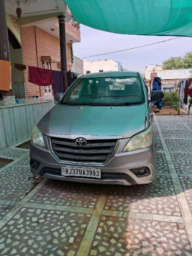 https://images10.gaadi.com/usedgaadi-sellcar/UsedCar/e5696214a/96aa4ff0-017d-46f8-a8e6-20d8aa48bade.jpeg?imwidth=6400