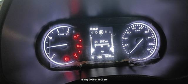 https://images10.gaadi.com/usedgaadi-sellcar/UsedCar/e569a106a/a46e0998-6cc6-49f7-8bfb-07832f4e091d.jpg?imwidth=6402