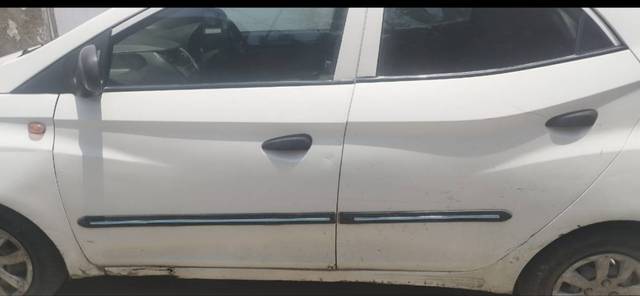 https://images10.gaadi.com/usedgaadi-sellcar/UsedCar/e569d515a/8c65faf8-784a-4683-91c4-4659834e71bc.jpg?imwidth=6402