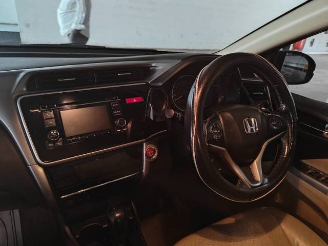 https://images10.gaadi.com/usedgaadi-sellcar/UsedCar/e56a206fa/f5a668be-60e5-4efc-9d1b-589527d08c77.jpg?imwidth=6402